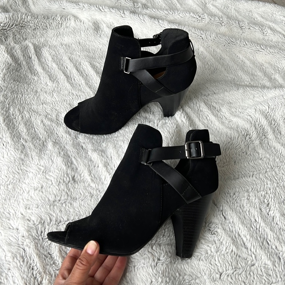 Black Open Toe Heeled Booties! Size 8.5! USED